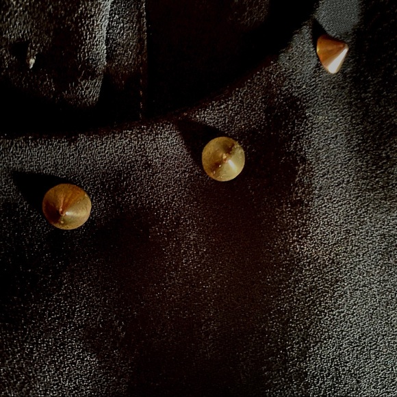 EUC Zara Women’s Black Shift w/ Gold Grommets 🔥🔥 - Picture 5 of 7